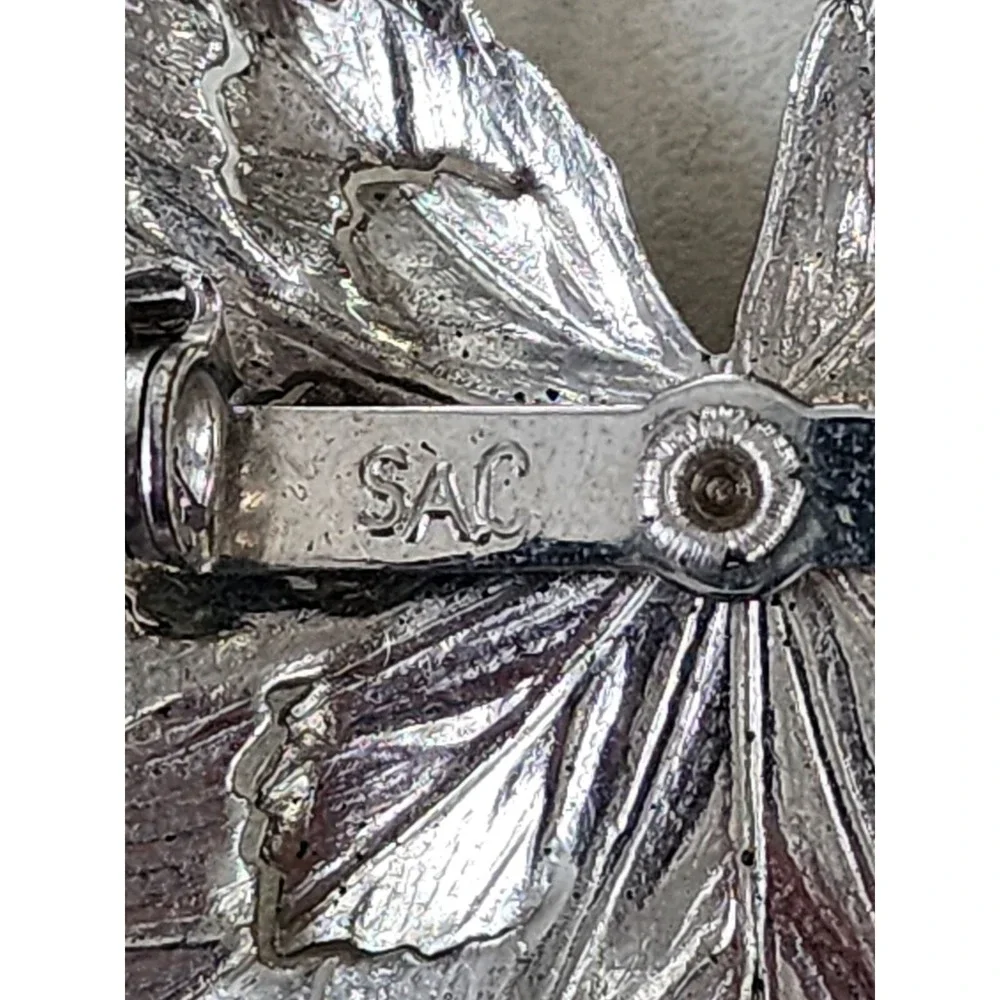Vtg Designer SARAH COVENTRY SAC Signed Silver Tone Layered Maple Leaf Brooch Pin